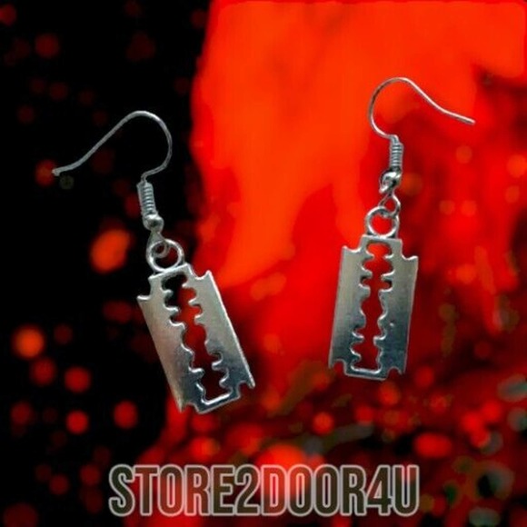 1 Pair Small Silver Razor Blade Charm Earrings Punk Rock Goth - Picture 3 of 4